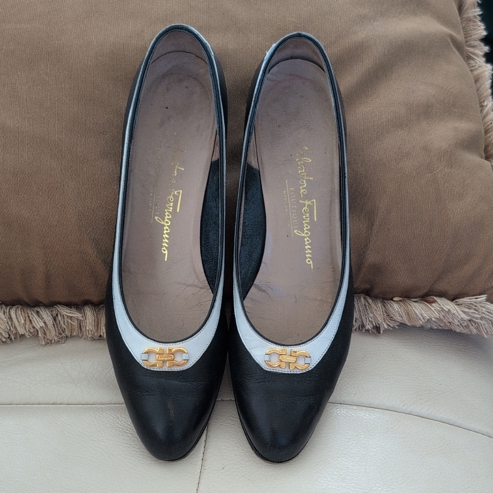 Salvatore Ferragamo Navy and White Leather Low Heeled Pumps with Gold Logo